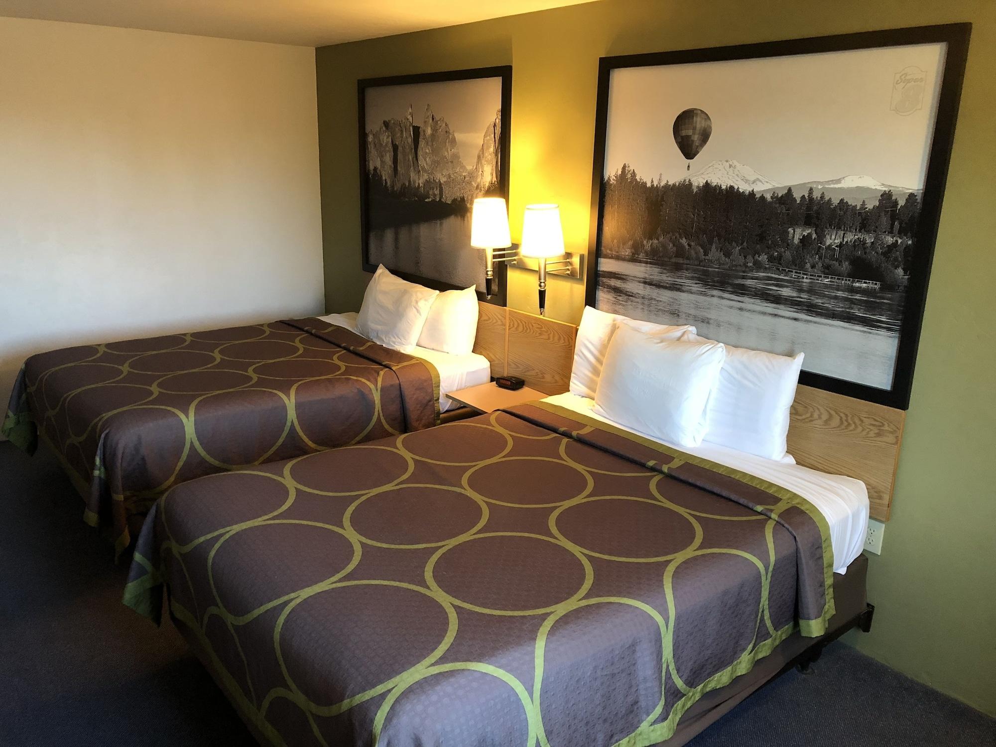 Super 8 By Wyndham Redmond Hotel Buitenkant foto