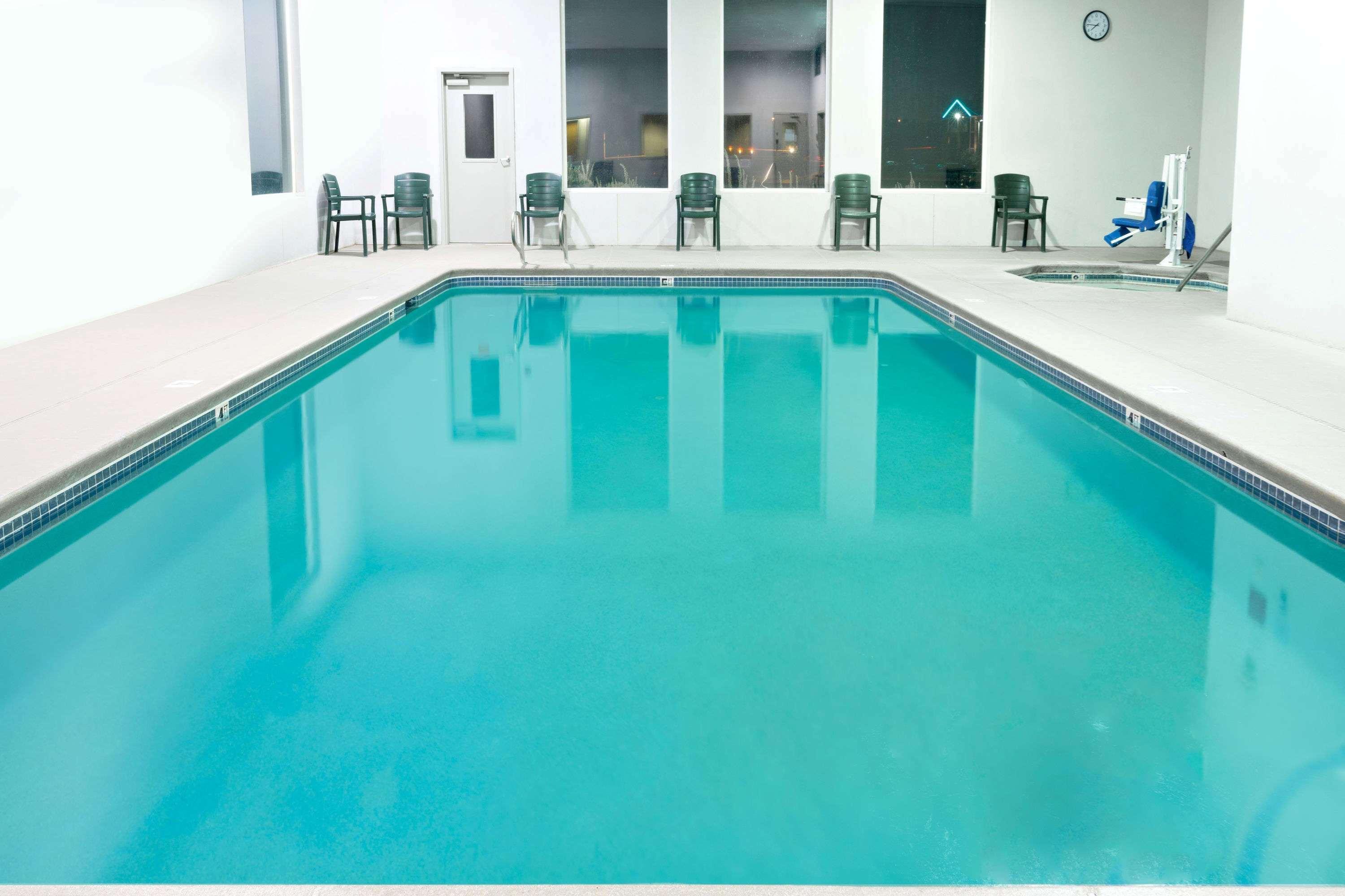 Super 8 By Wyndham Redmond Hotel Buitenkant foto